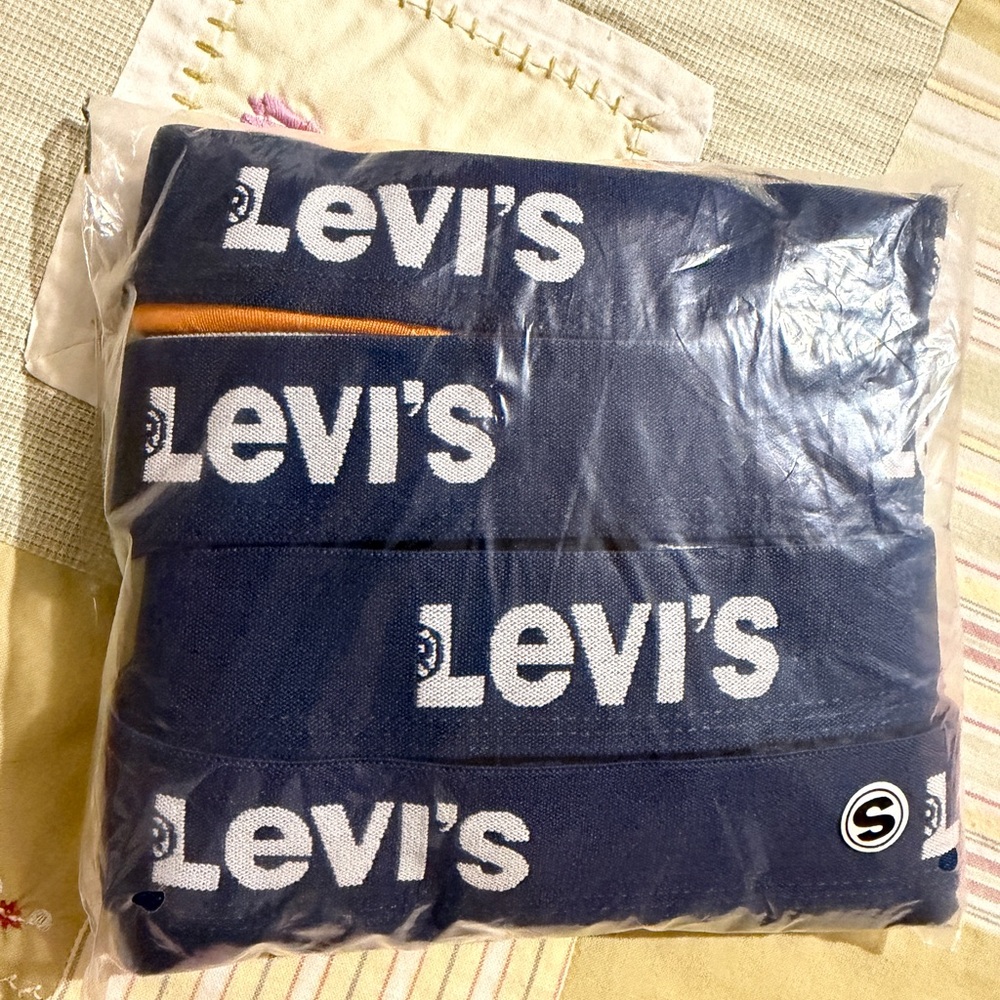 Levi's Men's Size S Boxer Briefs 4 pack NEW - Picture 3 of 5